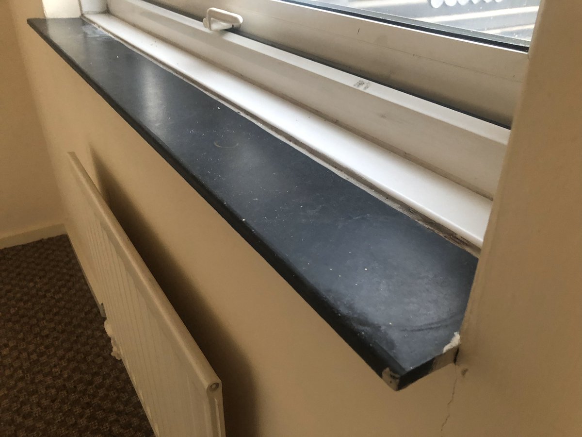 Asbestsanering van vensterbanken bij Asbest Projecten Emmeloord B.V.